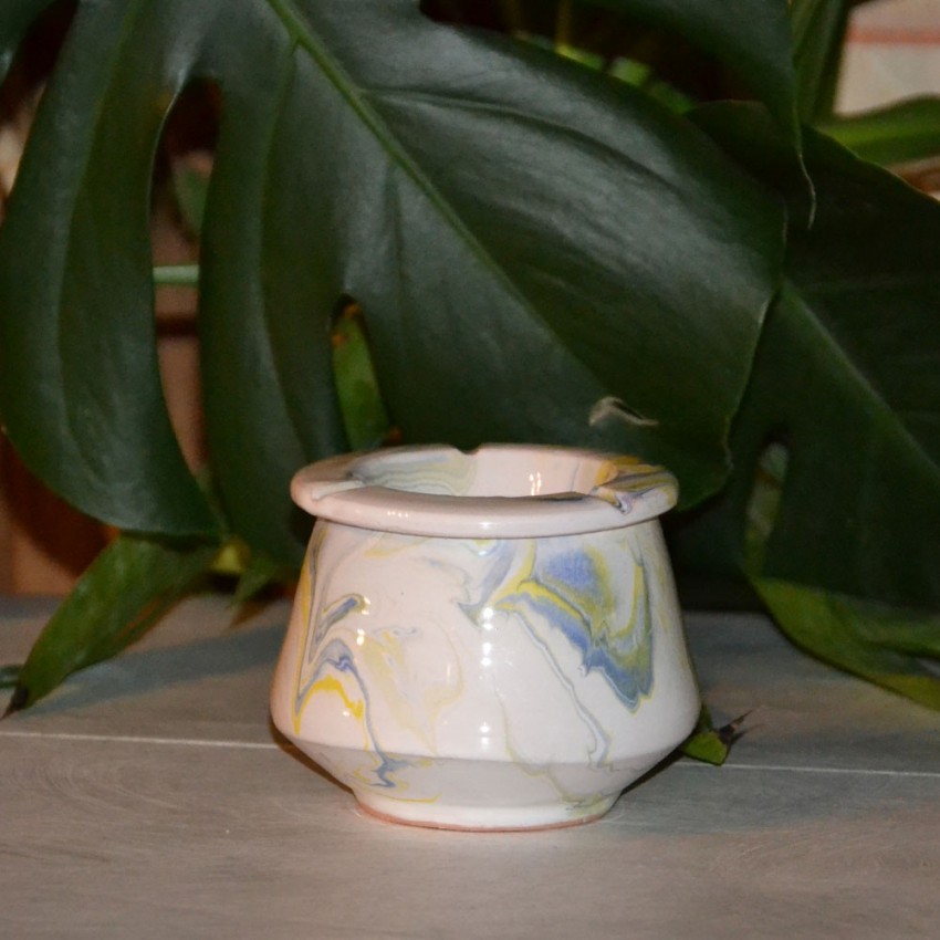 Cendrier Tunisien Karim marbré bleu, jaune et blanc