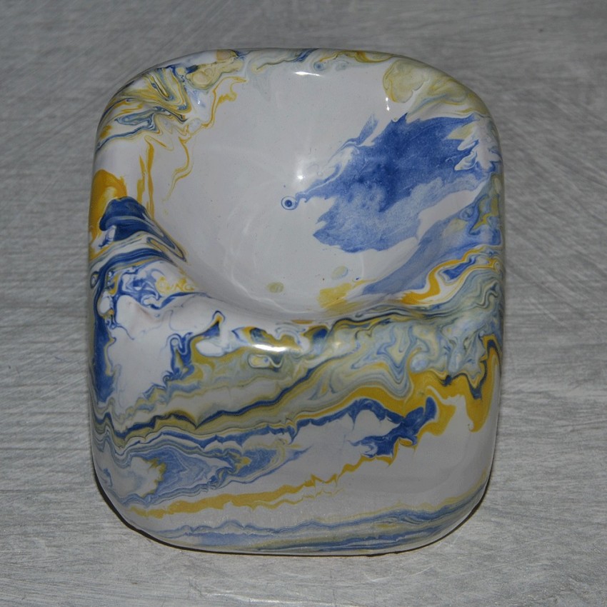 Cendrier anti fumée Cube marbré jaune et bleu et blanc