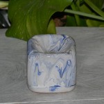 Cendrier anti fumée Cube marbré bleu, gris et blanc