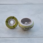 Cendrier anti fumée Tatoué vert anis et blanc - Mini modèle